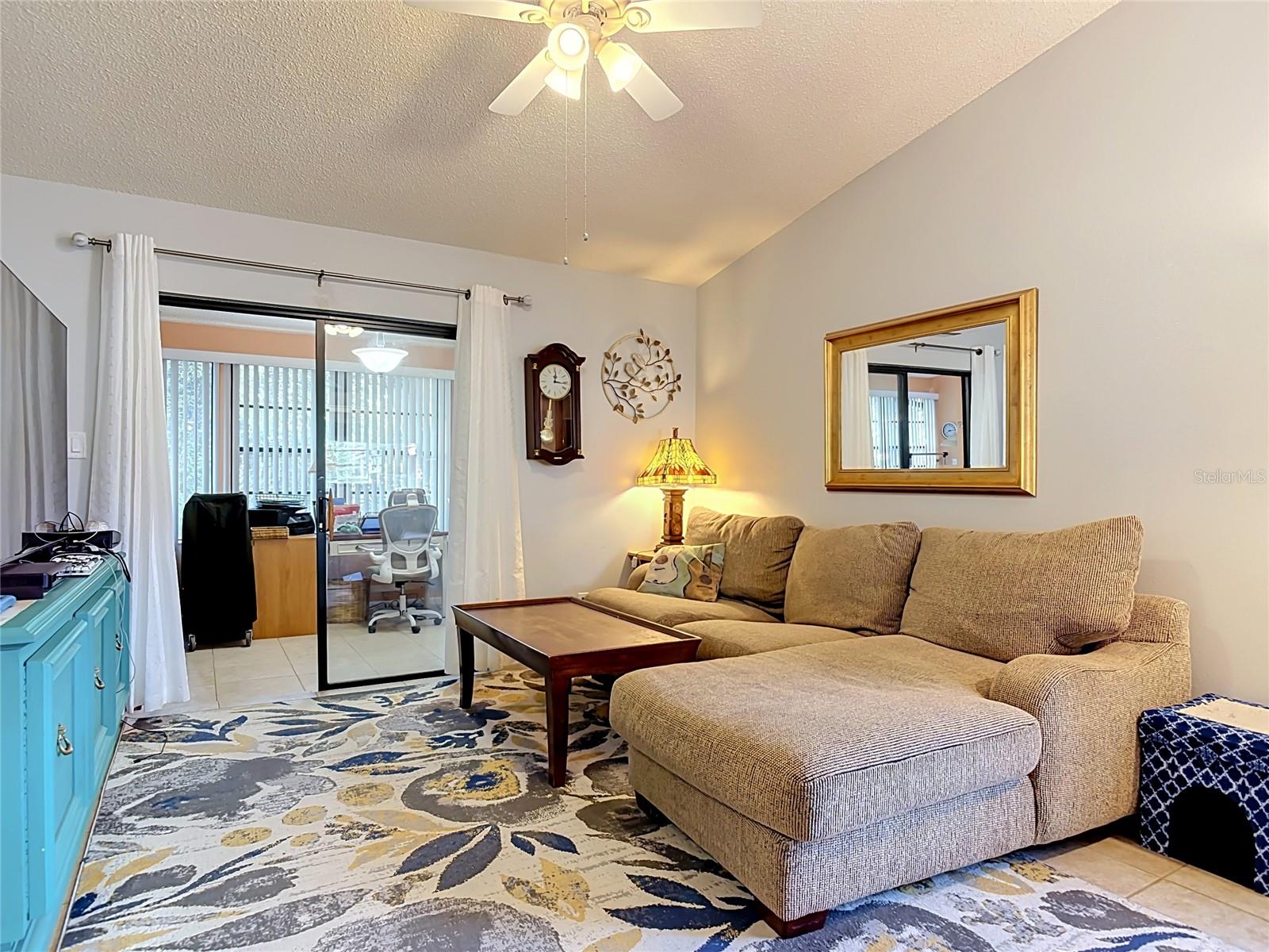 935 Eastridge Dr #7a Property Photo 16