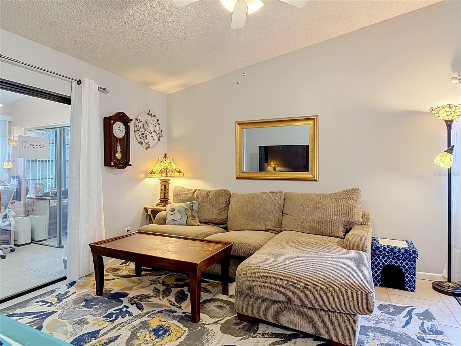 935 Eastridge Dr #7a Property Photo 17