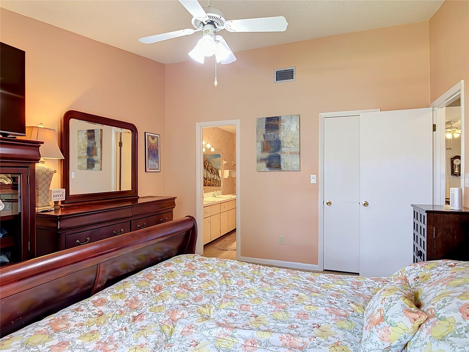 935 Eastridge Dr #7a Property Photo 23