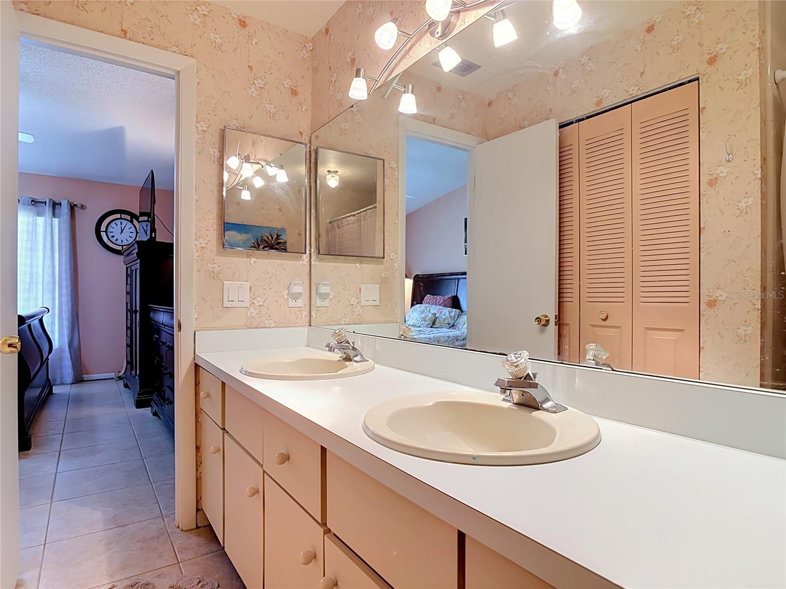 935 Eastridge Dr #7a Property Photo 25