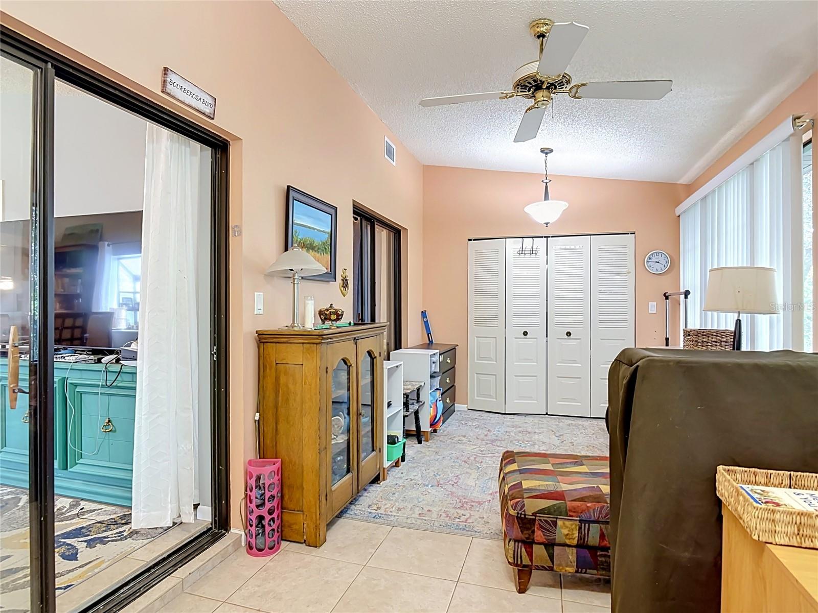 935 Eastridge Dr #7a Property Photo 33