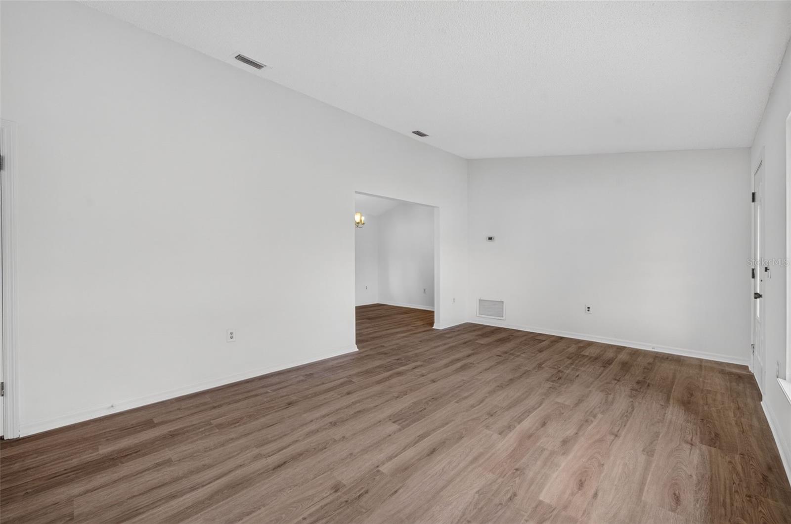 290 Sandyhook Ln Property Photo 6