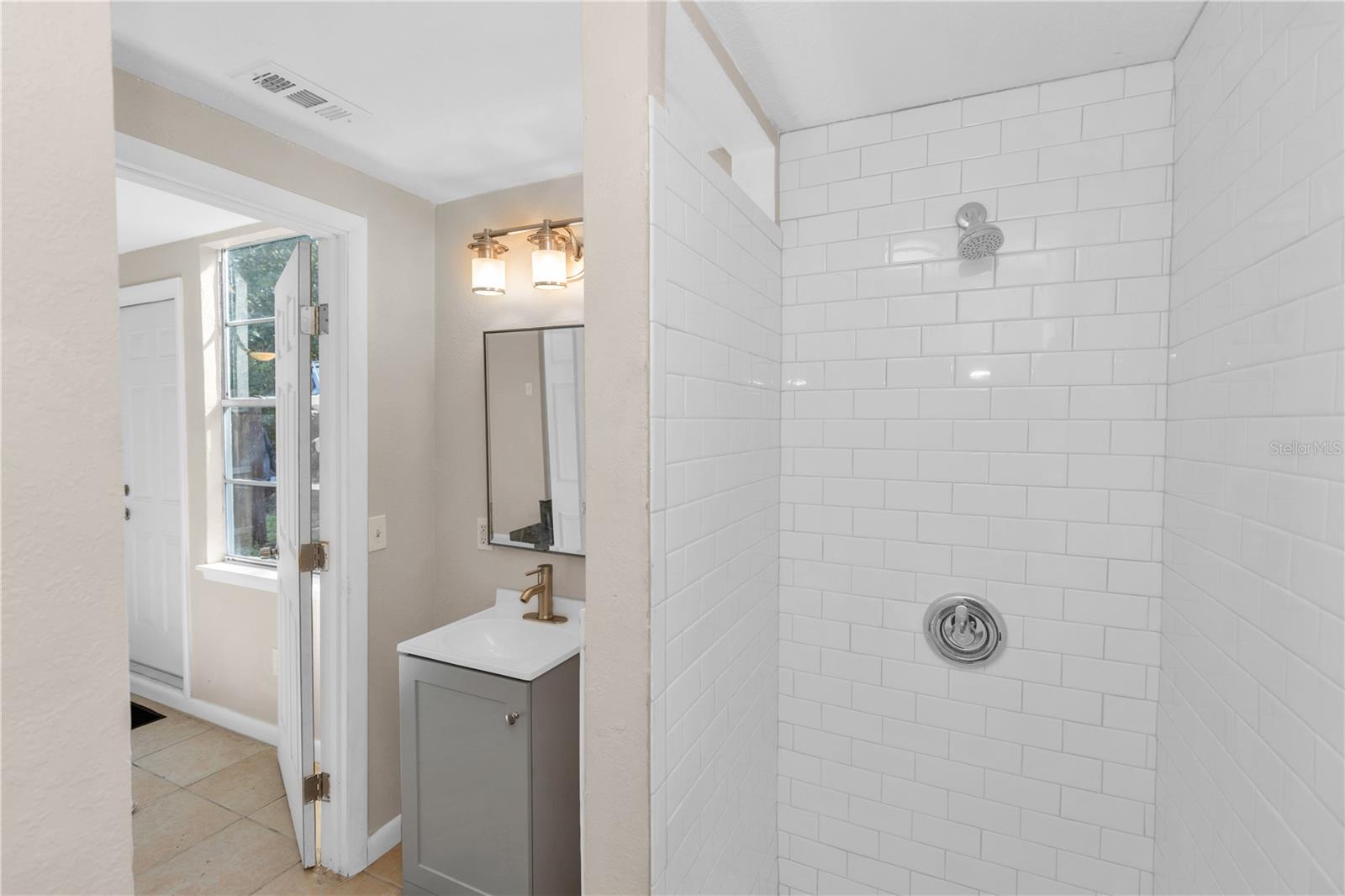 247 Toms Rd Property Photo 11