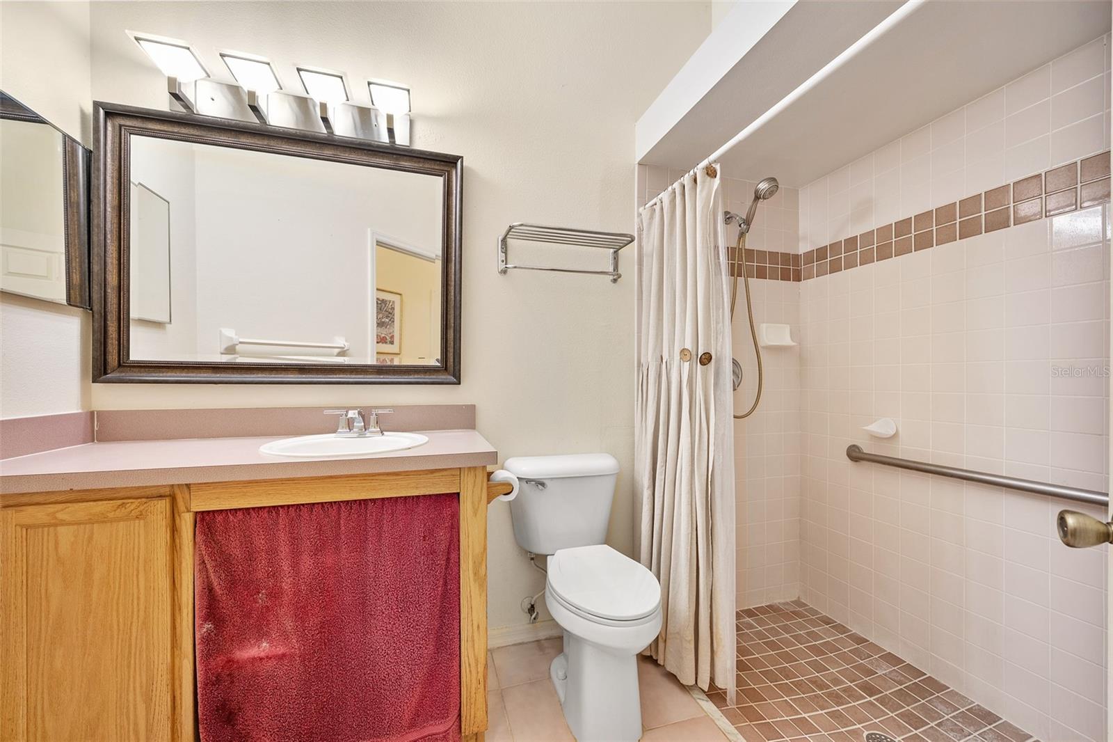 1837 E Glancy Dr Property Photo 24