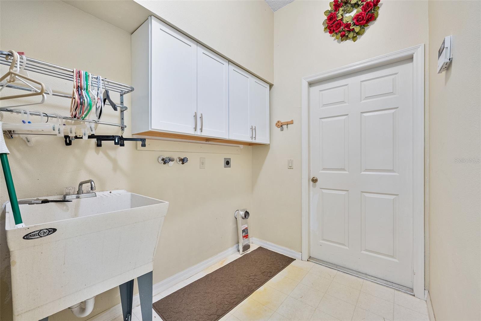 1837 E Glancy Dr Property Photo 25