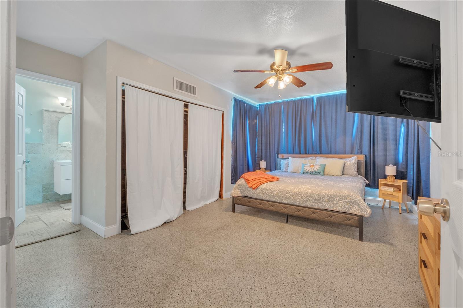 135 Park Ave Property Photo 12