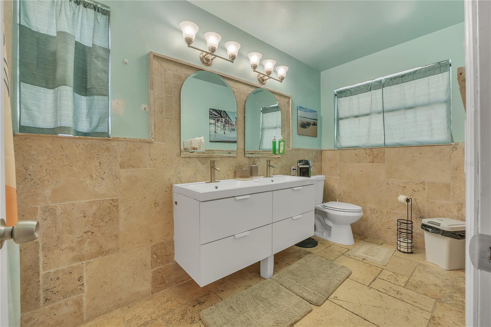 135 Park Ave Property Photo 15