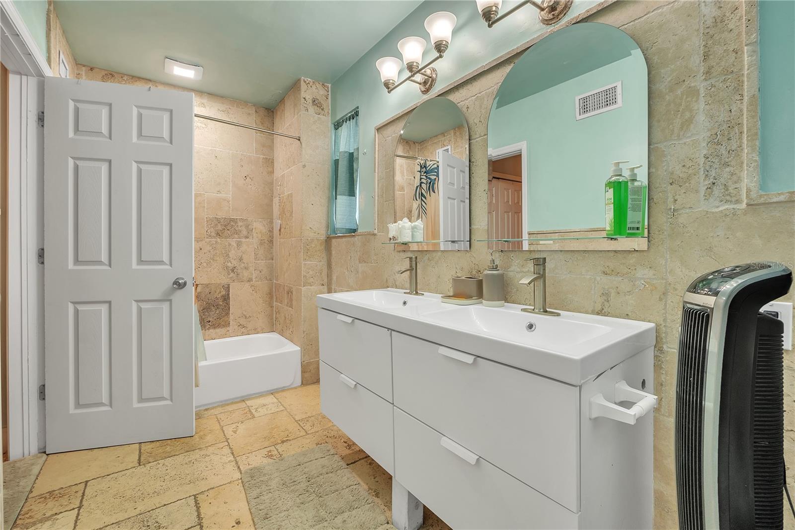 135 Park Ave Property Photo 16