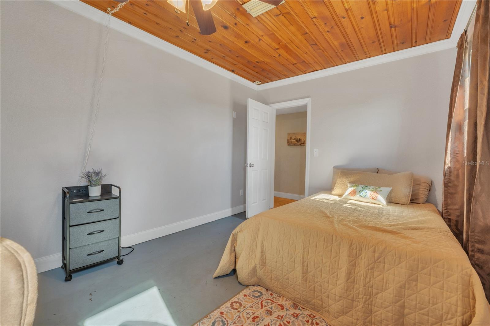 135 Park Ave Property Photo 19
