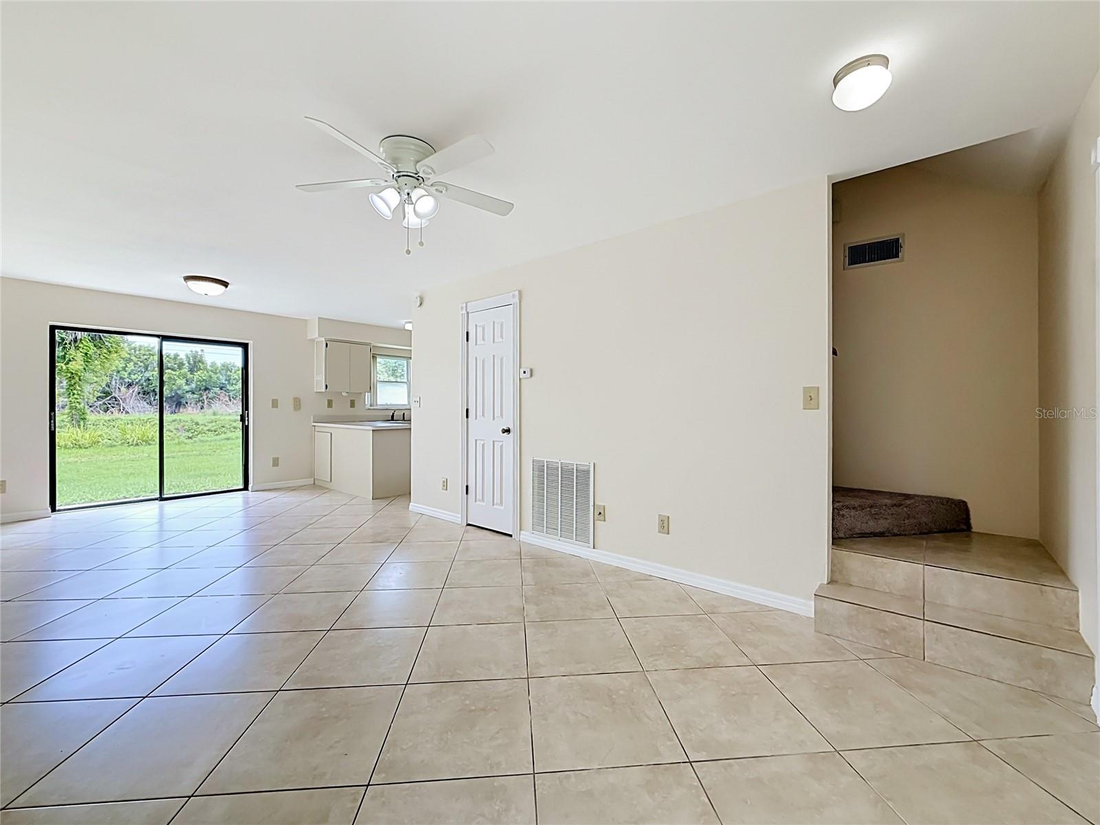 1718 Adams Cir S Property Photo 6