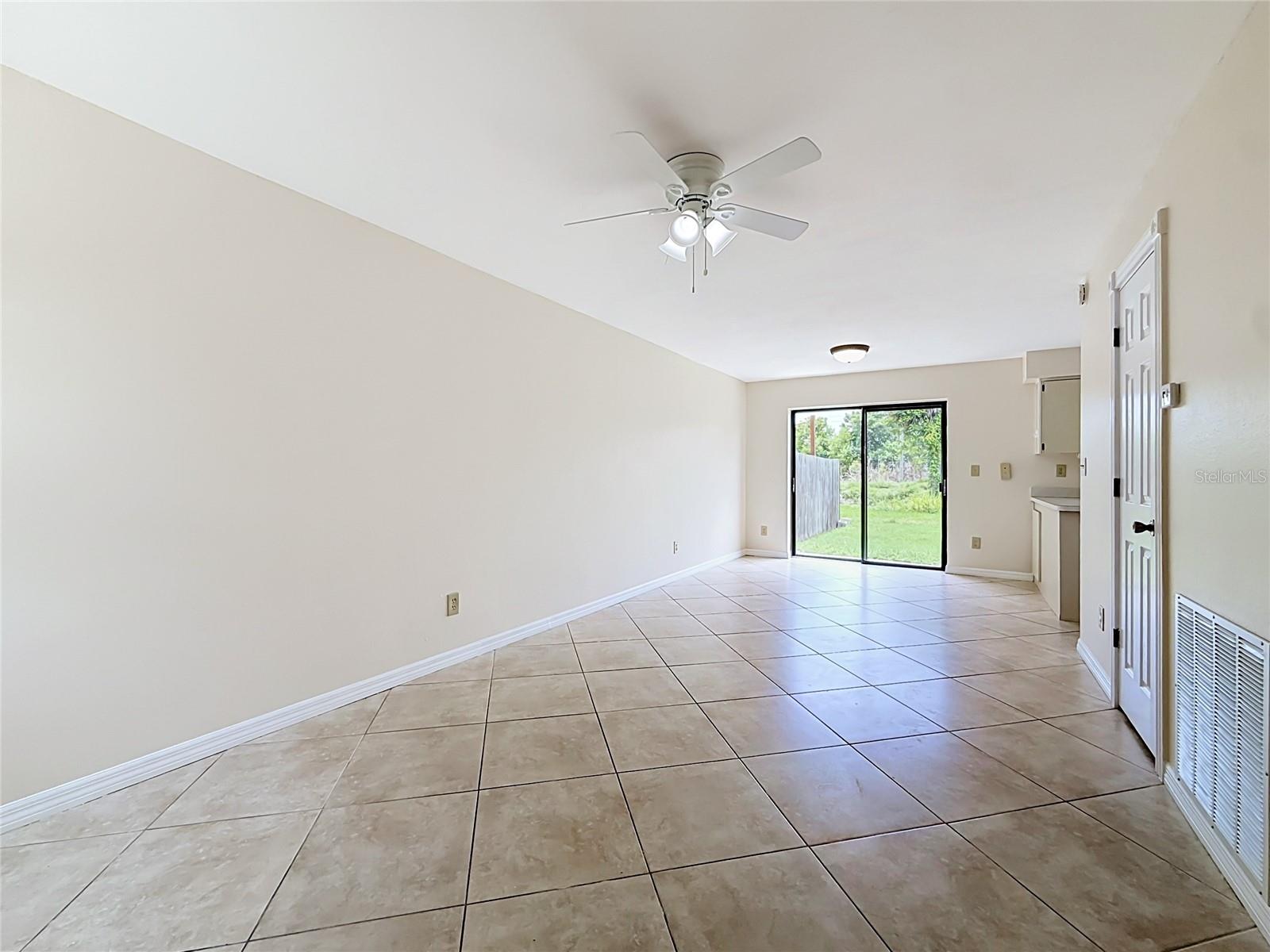 1718 Adams Cir S Property Photo 7