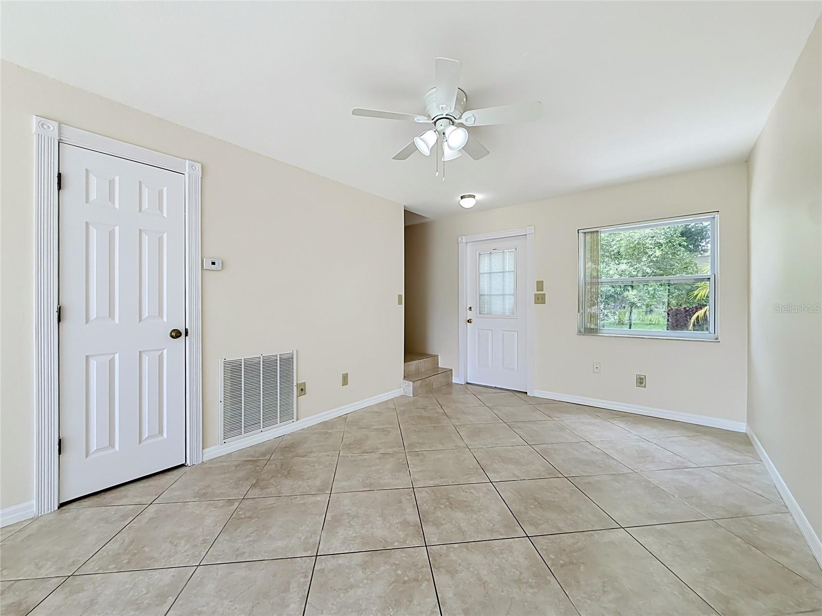 1718 Adams Cir S Property Photo 9