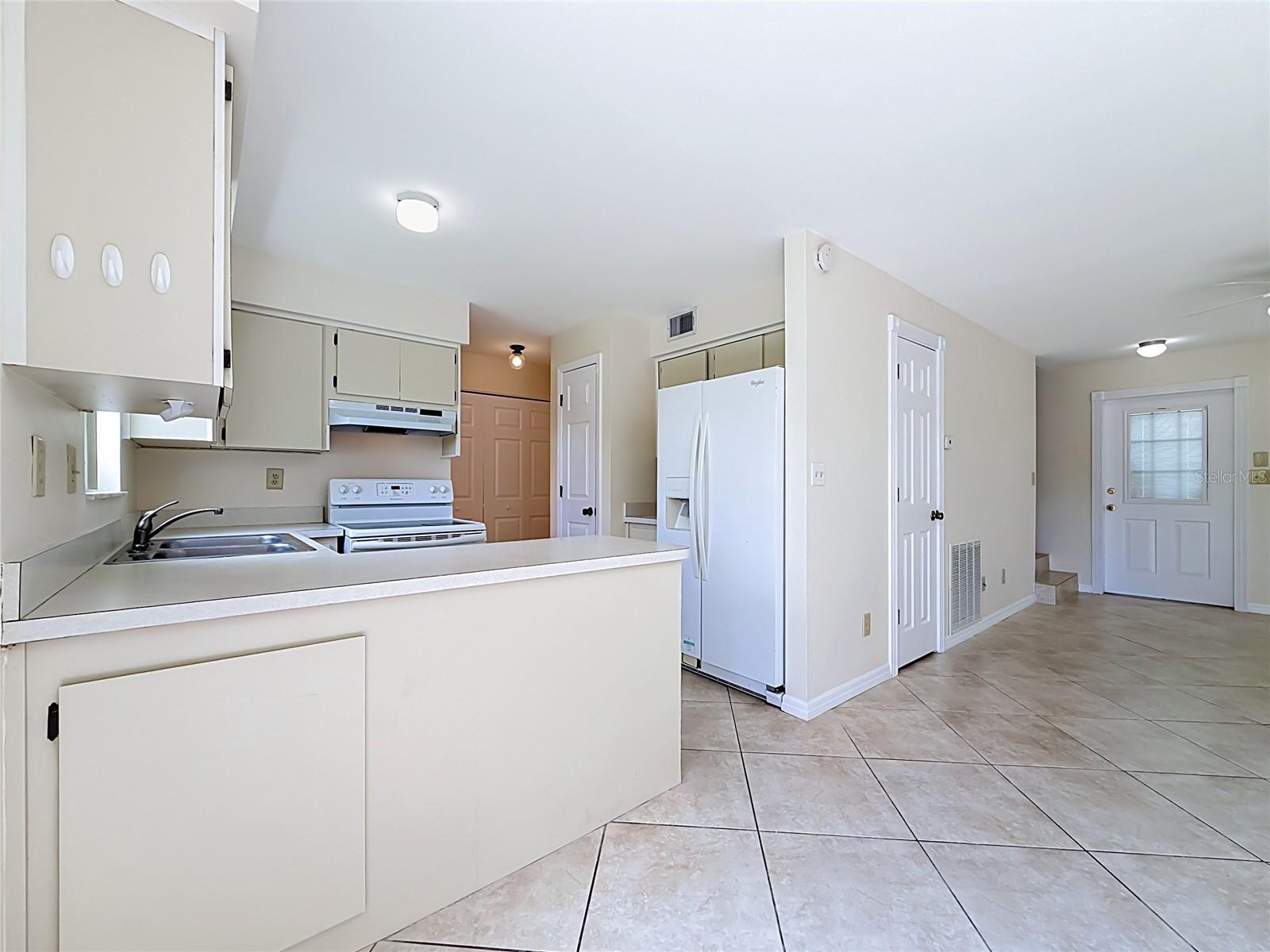 1718 Adams Cir S Property Photo 13