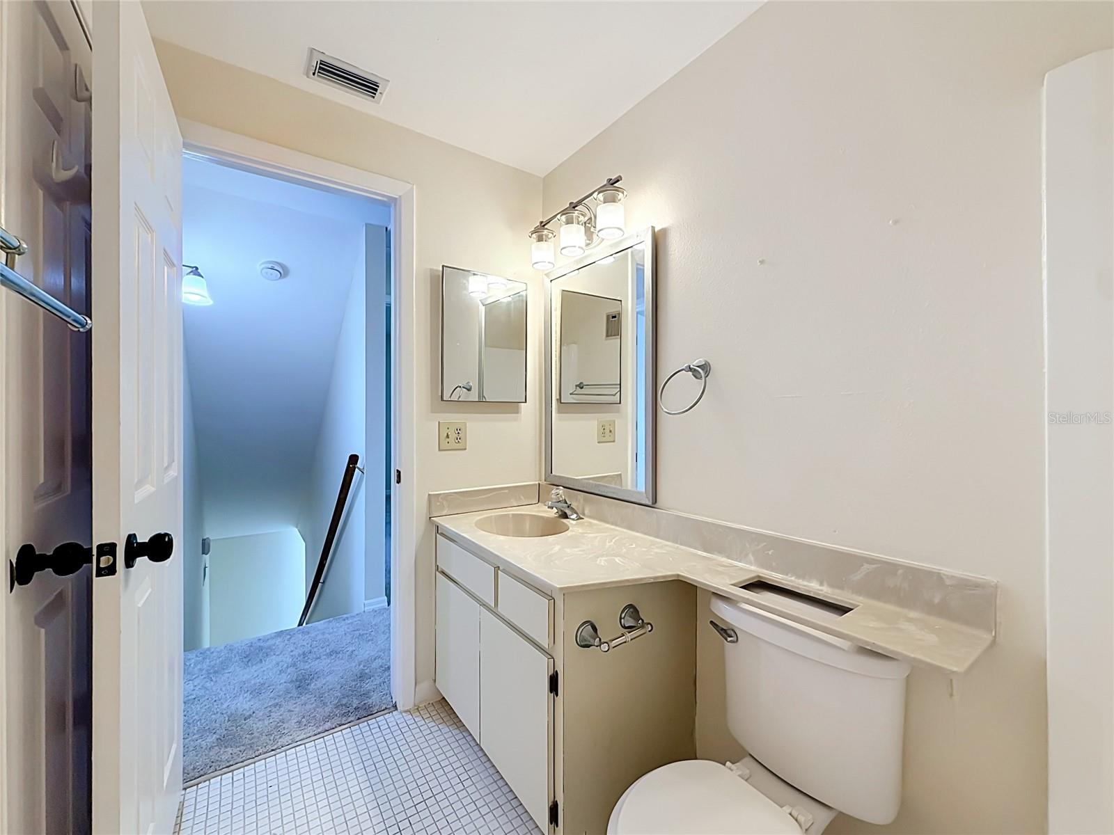 1718 Adams Cir S Property Photo 19