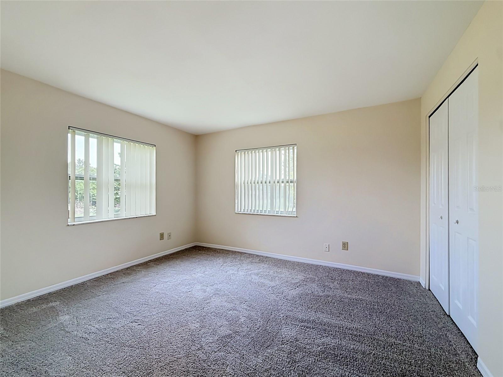 1718 Adams Cir S Property Photo 24