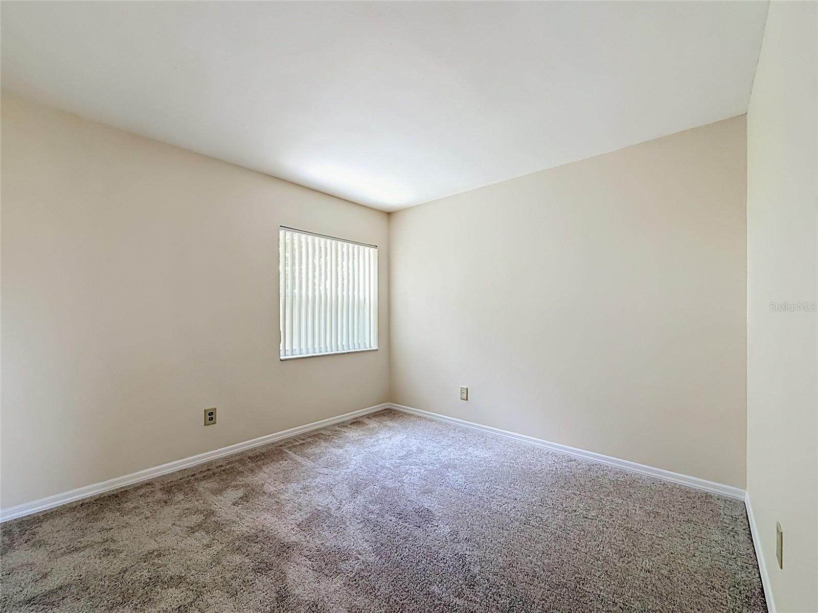 1718 Adams Cir S Property Photo 29