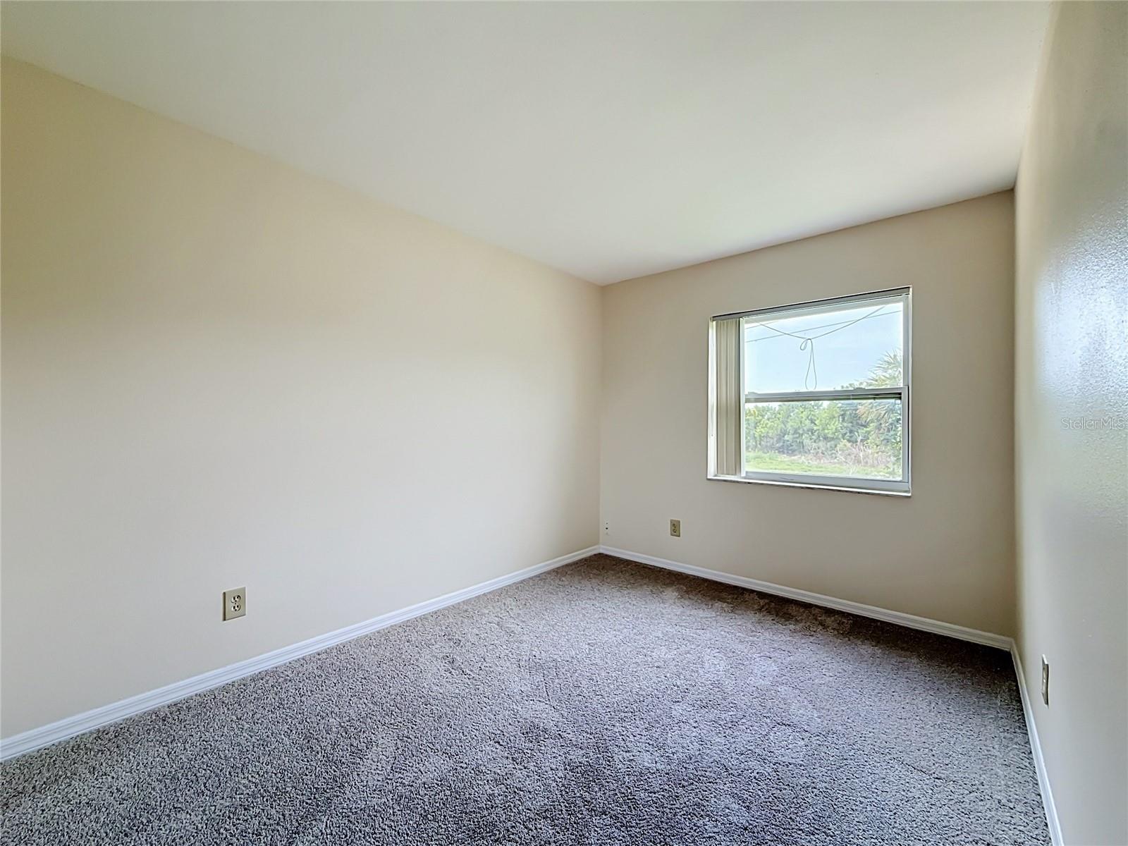 1718 Adams Cir S Property Photo 32