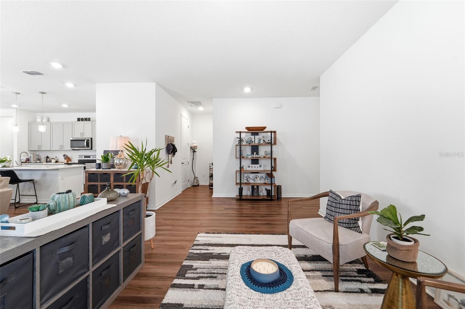 1525 Playwright Dr Property Photo 5