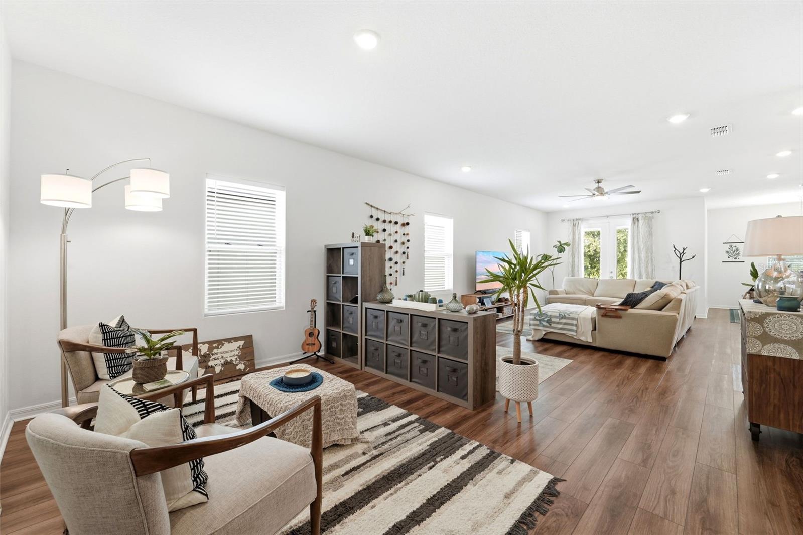 1525 Playwright Dr Property Photo 6