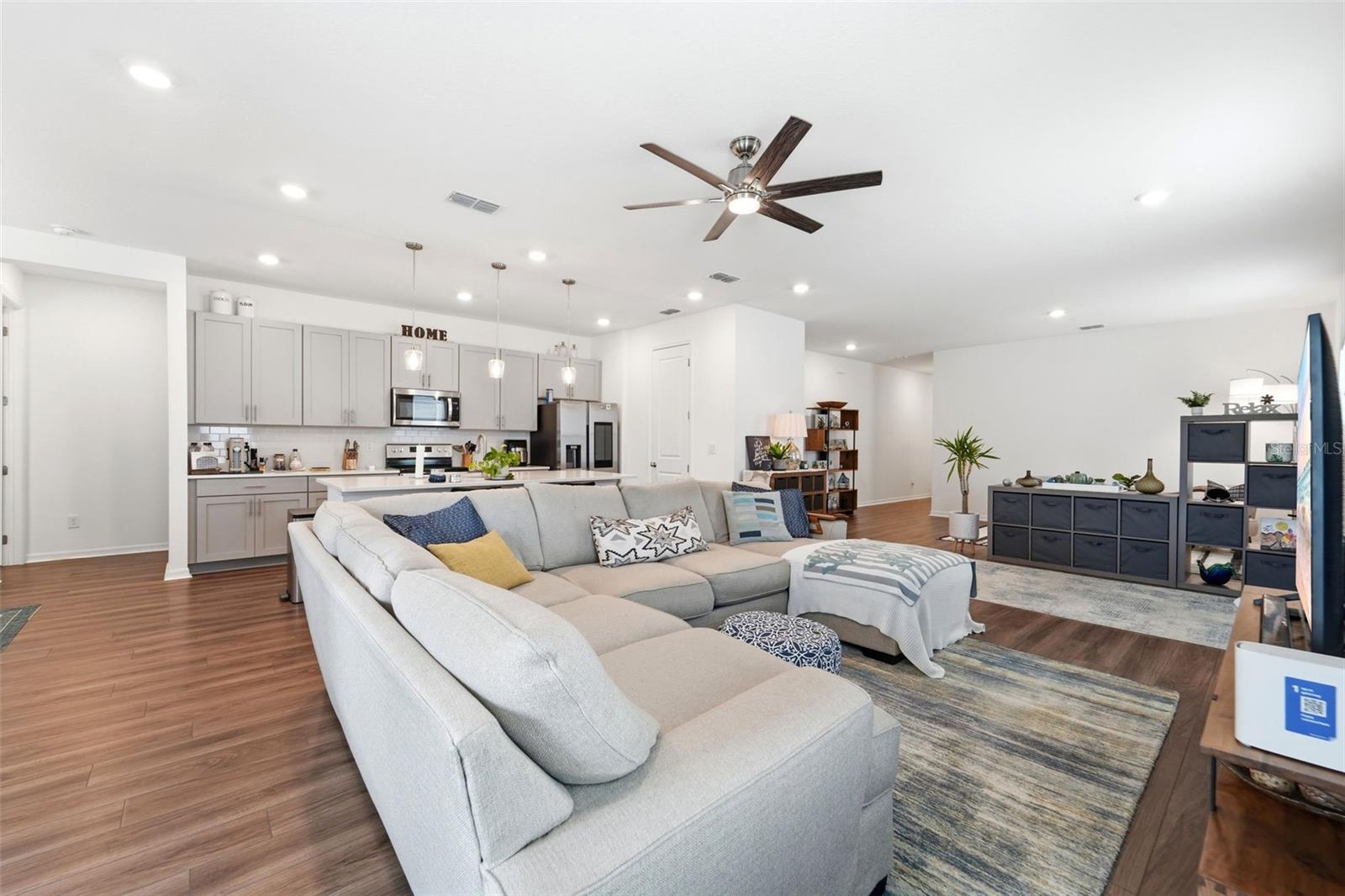 1525 Playwright Dr Property Photo 7