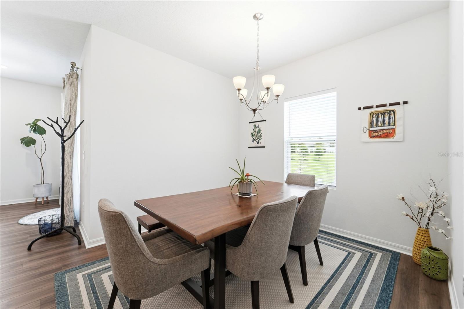 1525 Playwright Dr Property Photo 13