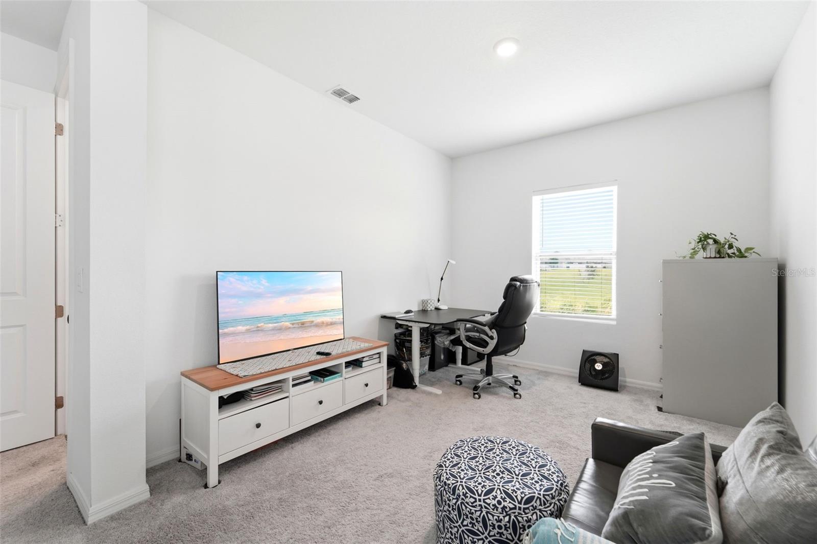 1525 Playwright Dr Property Photo 17