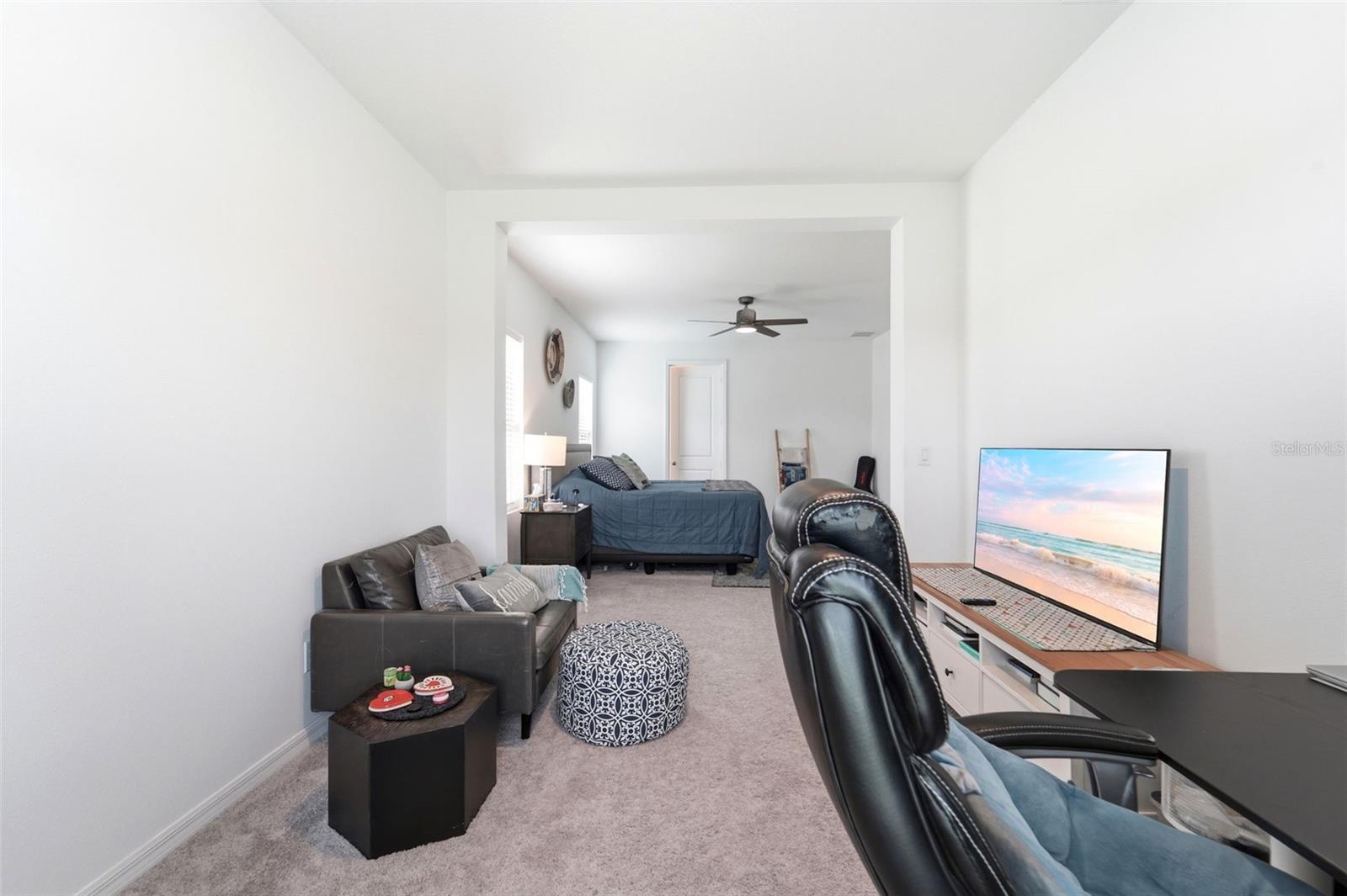 1525 Playwright Dr Property Photo 18