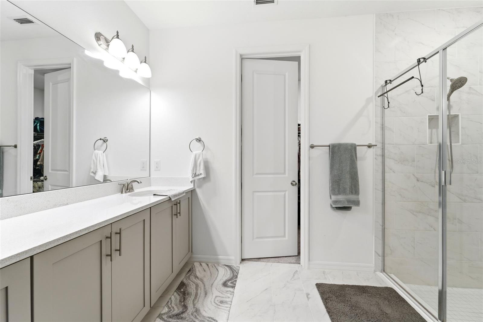 1525 Playwright Dr Property Photo 19