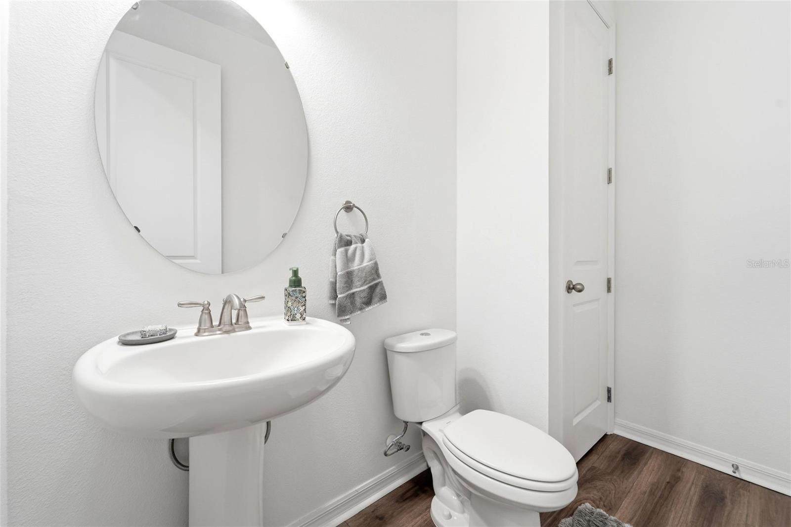 1525 Playwright Dr Property Photo 25