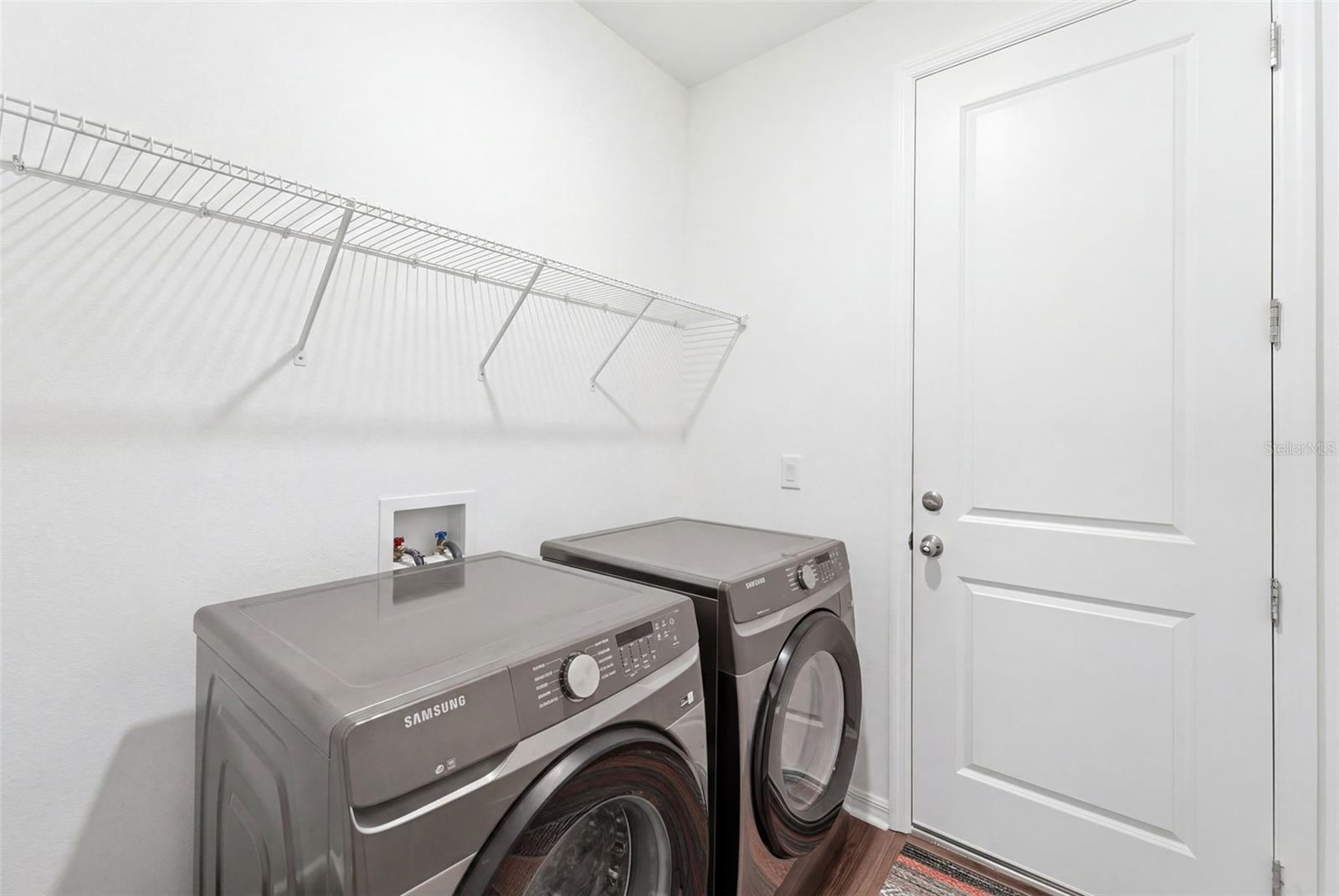 1525 Playwright Dr Property Photo 27