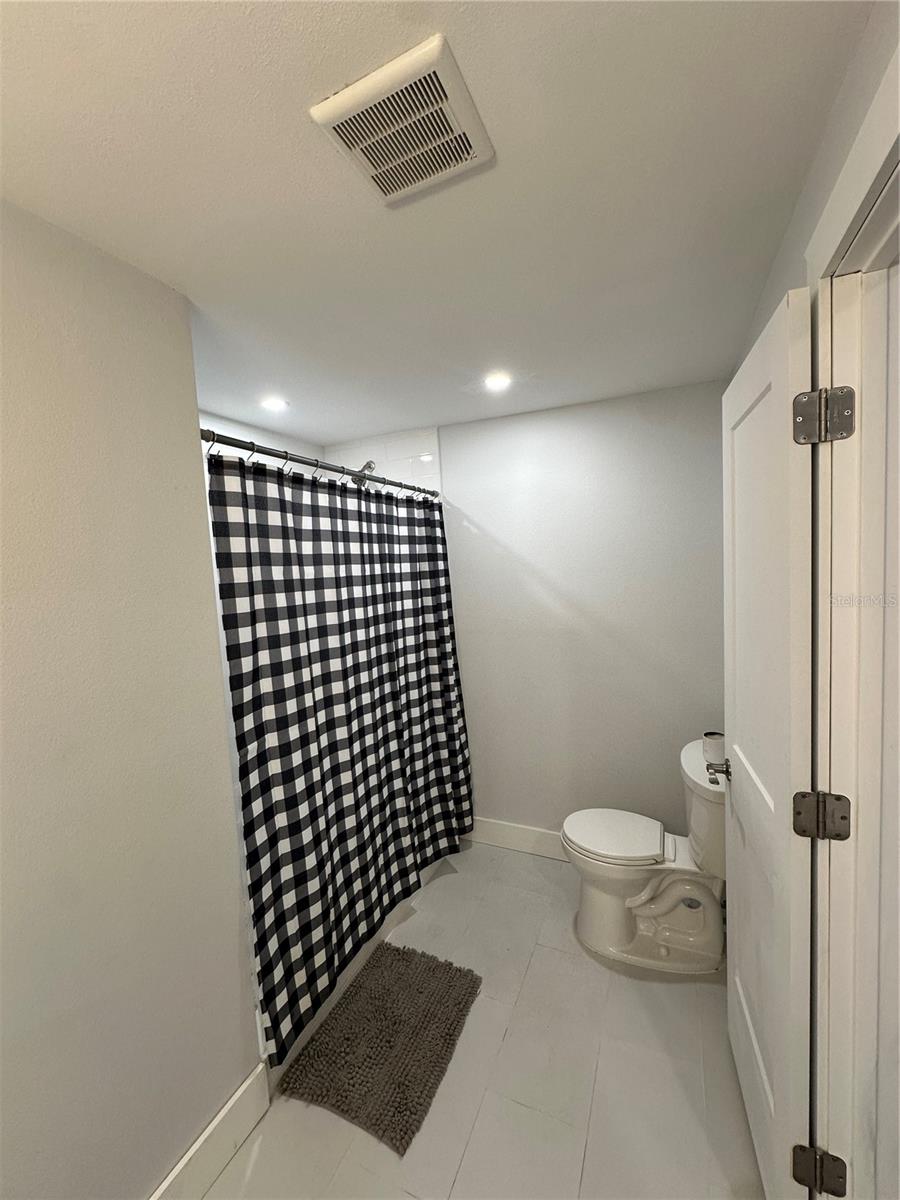 105 Kent Ct Property Photo 27