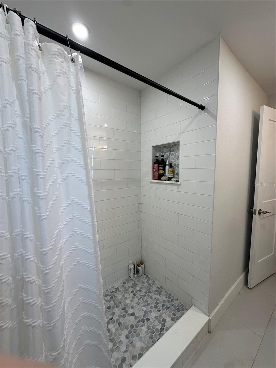 105 Kent Ct Property Photo 35