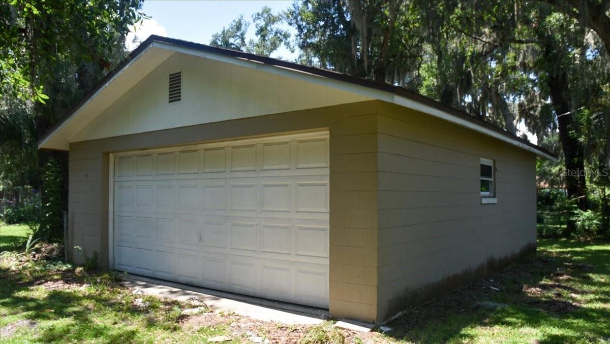 105 Kent Ct Property Photo 43