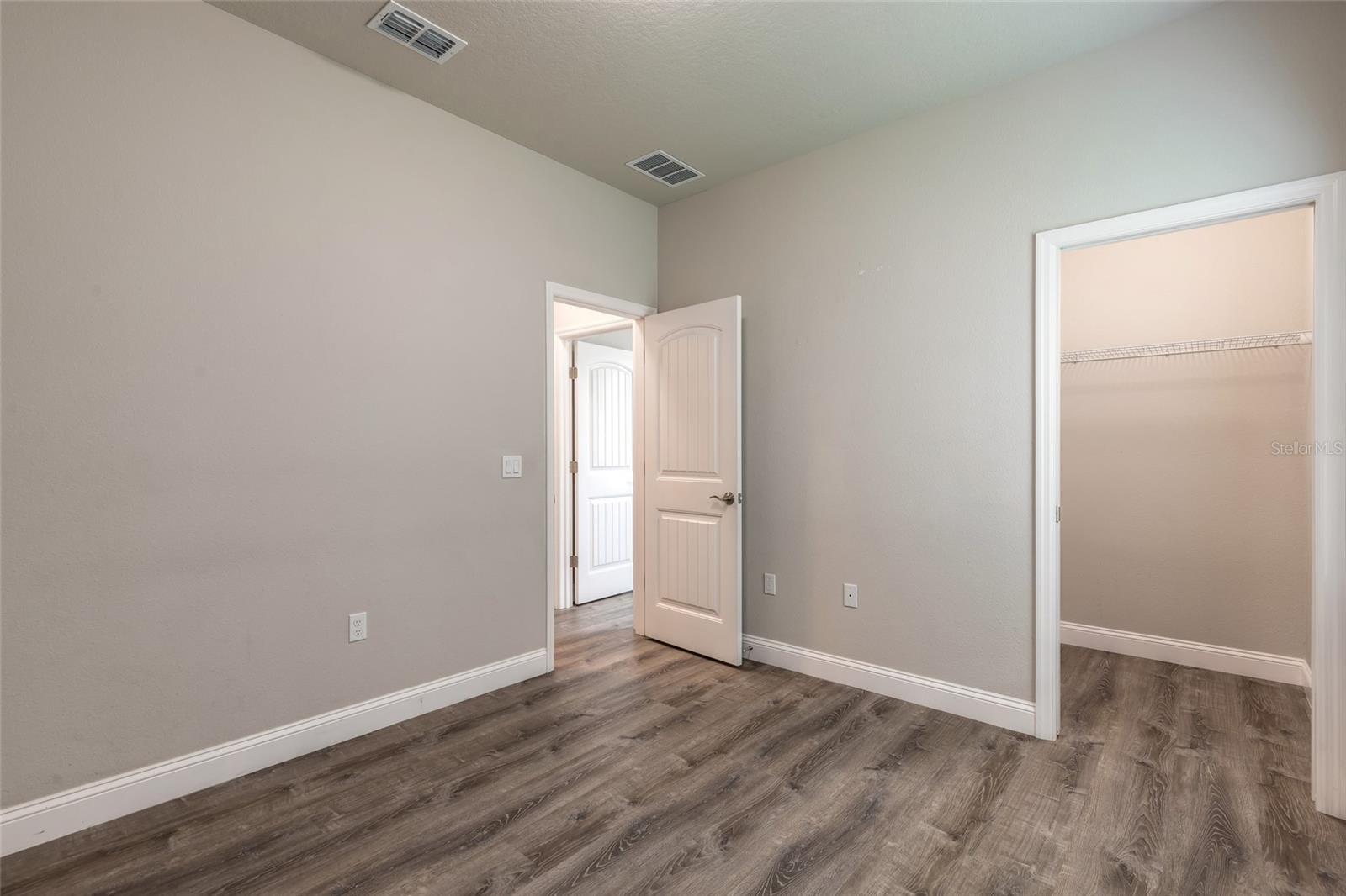 48 Regency Dr Property Photo 11