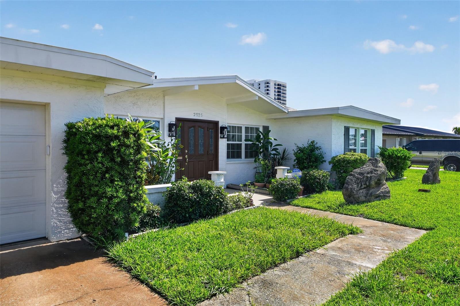 2525 Coral Way W Property Photo 10