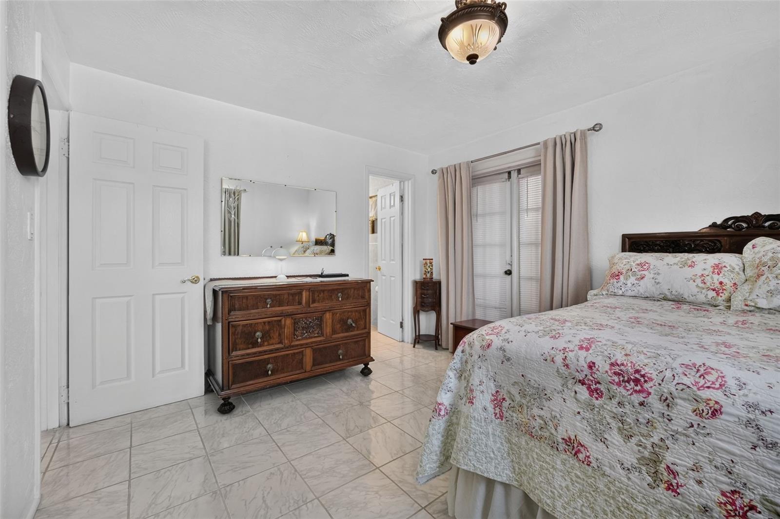 2525 Coral Way W Property Photo 41