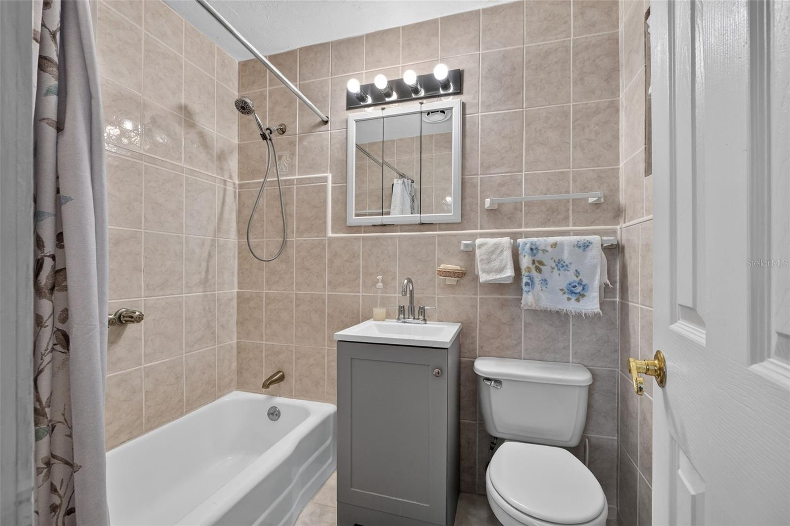 2525 Coral Way W Property Photo 43