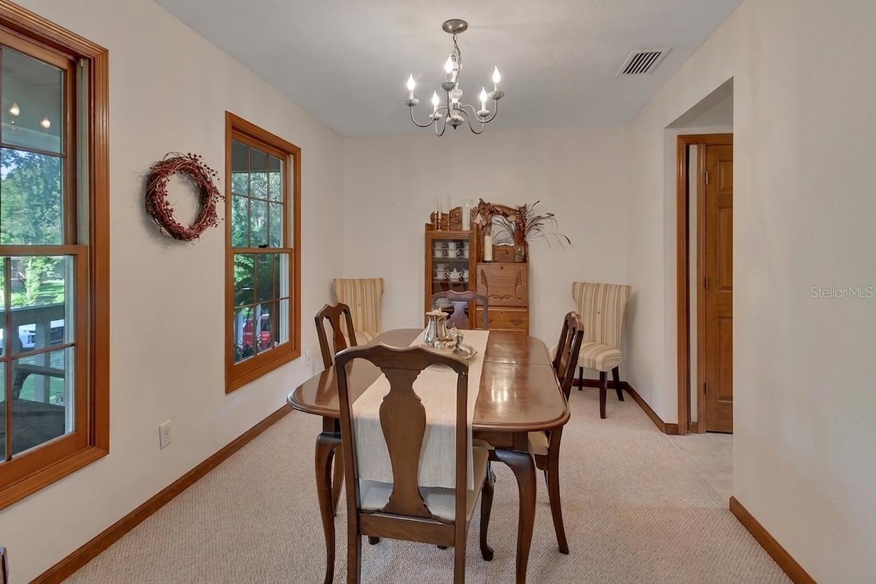 1379 Taylor Rd W Property Photo 13