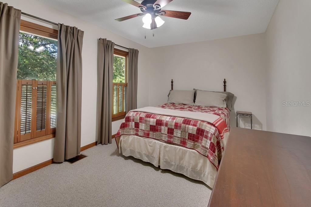 1379 Taylor Rd W Property Photo 22