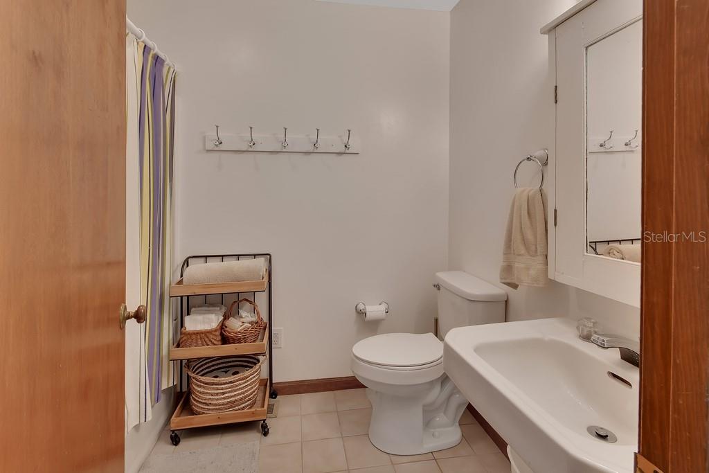 1379 Taylor Rd W Property Photo 28