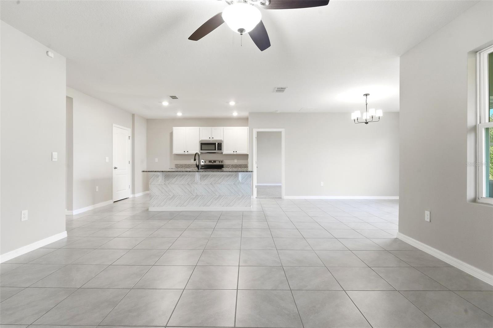 895 Lazio Cir Property Photo 6