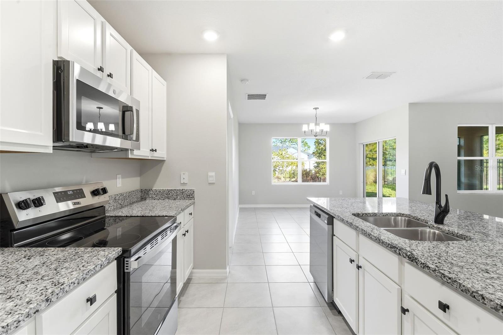 895 Lazio Cir Property Photo 10