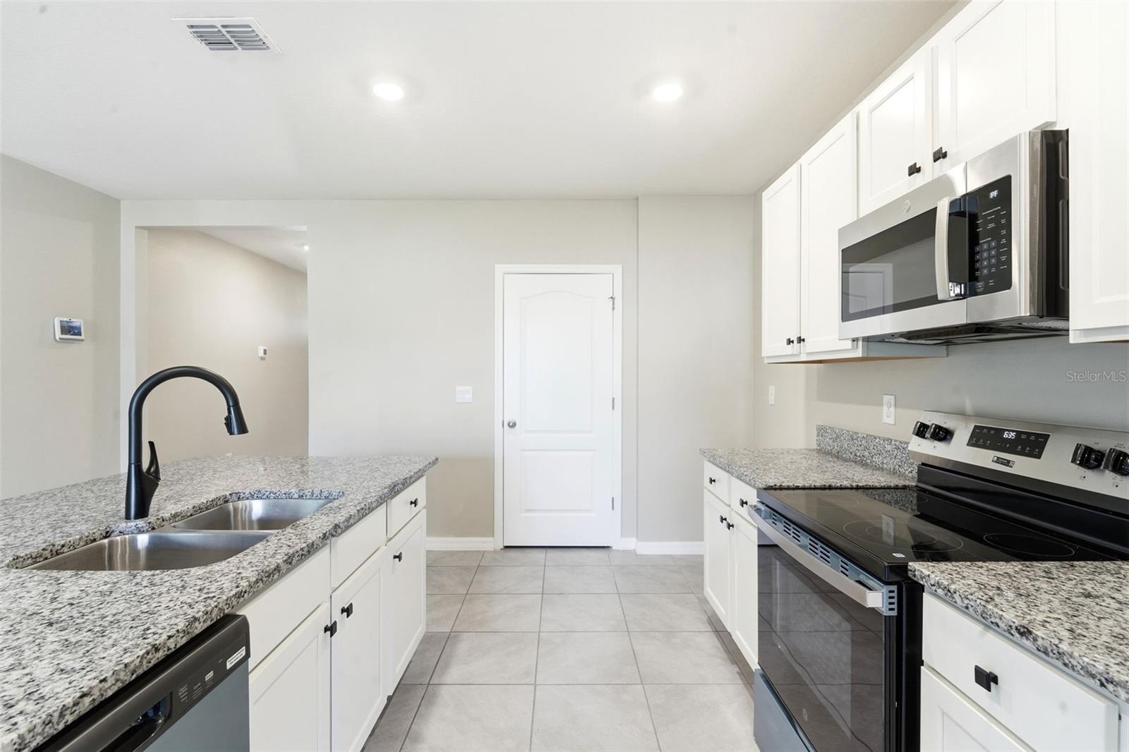 895 Lazio Cir Property Photo 11