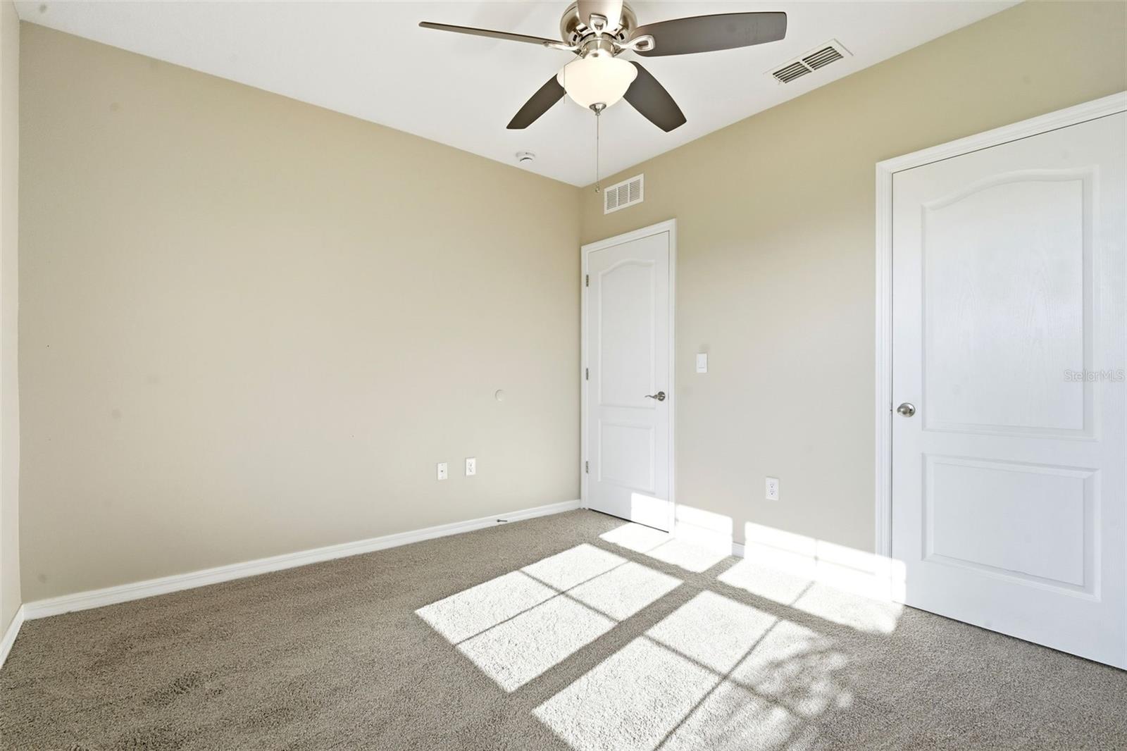 895 Lazio Cir Property Photo 17