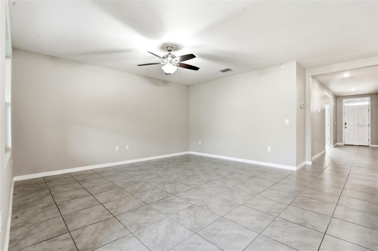 895 Lazio Cir Property Photo 28