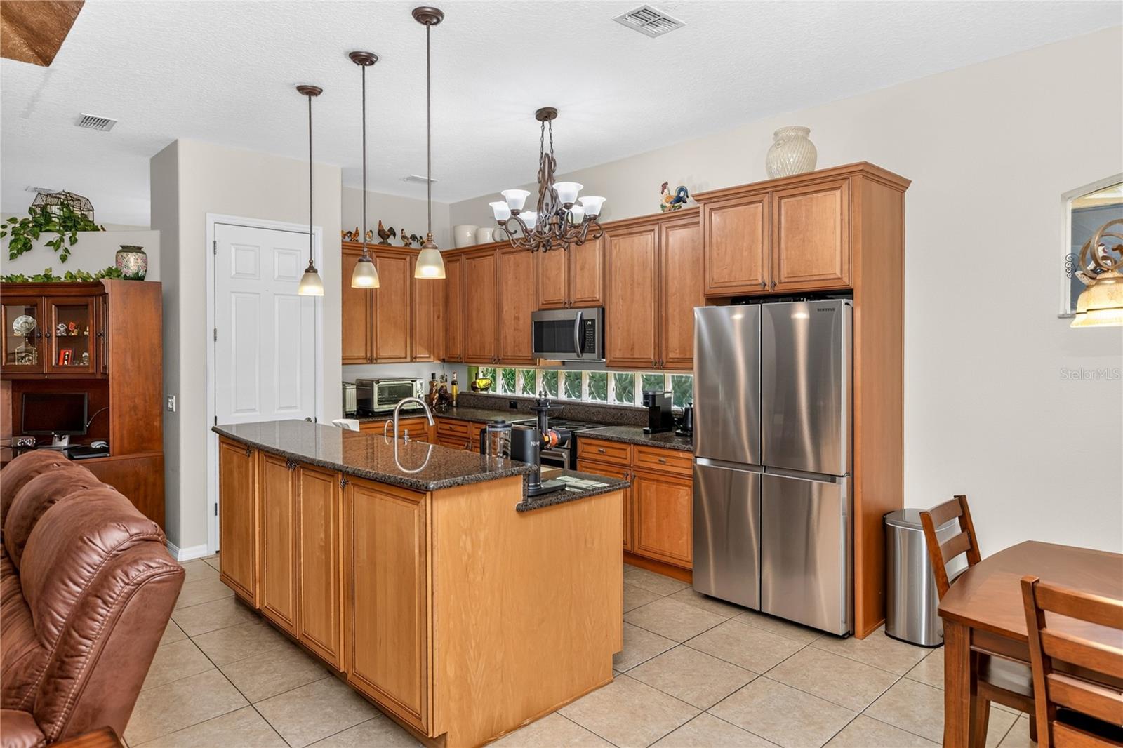 619 Newhall Ln Property Photo 13