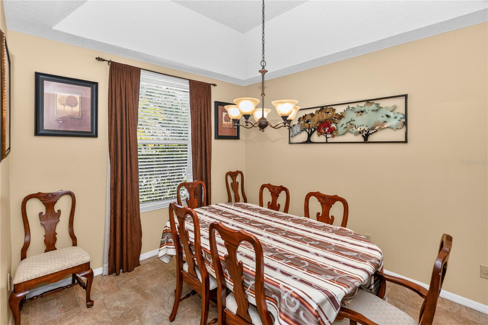 1907 Westbourne Dr Property Photo 6