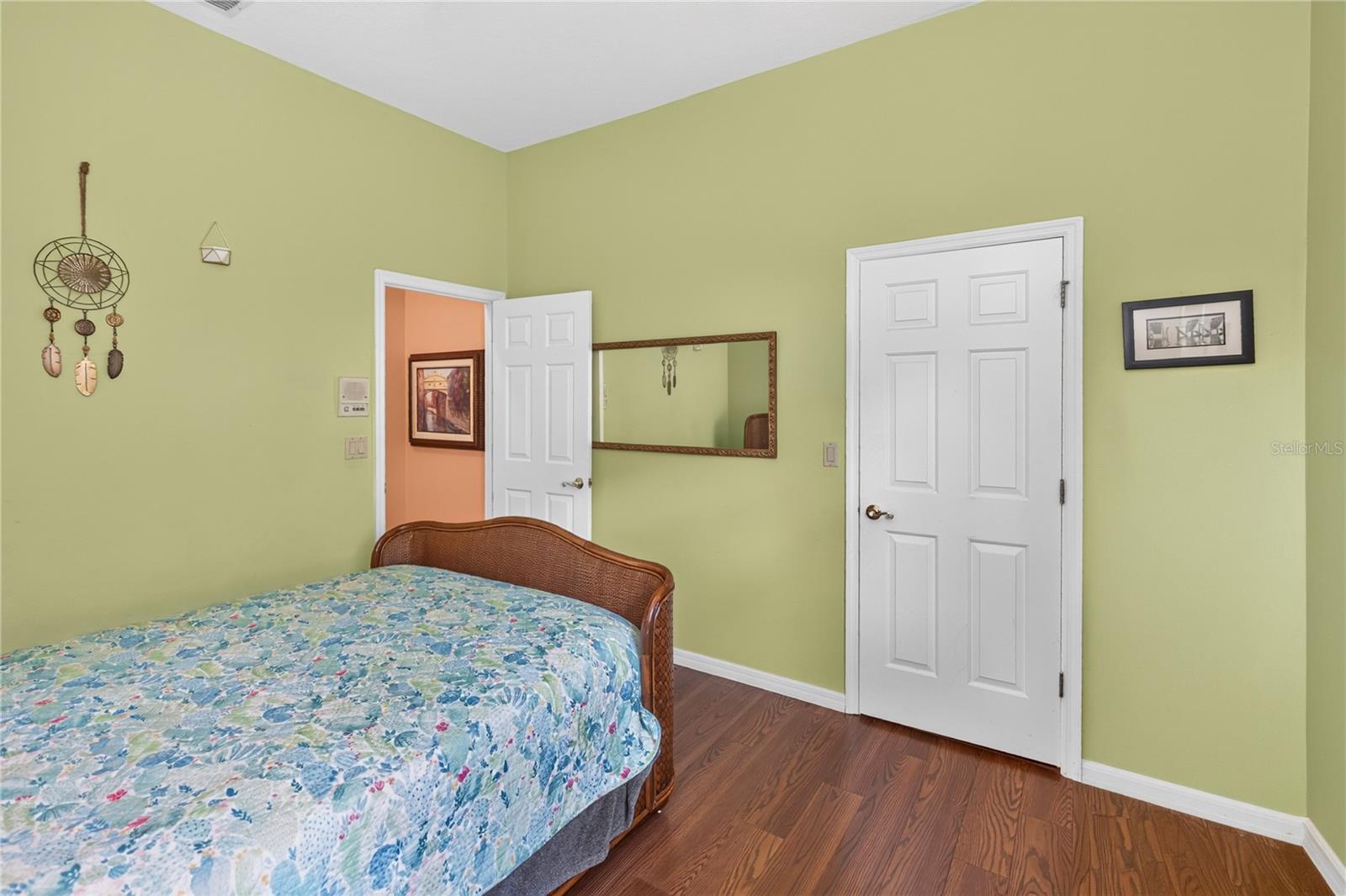 1907 Westbourne Dr Property Photo 21