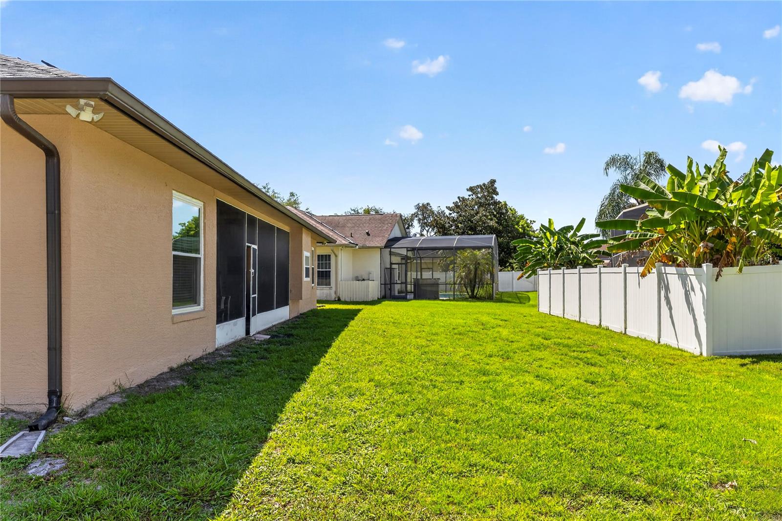 1907 Westbourne Dr Property Photo 23
