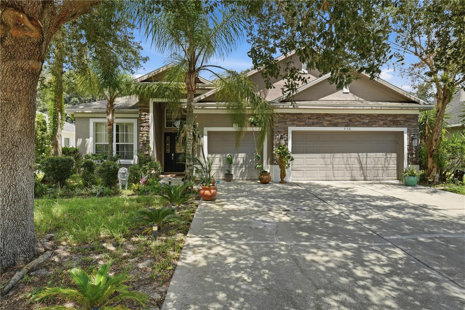 458 Woodford Dr Property Photo 2